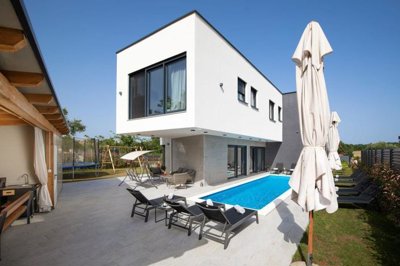 1 - Medulin, Property