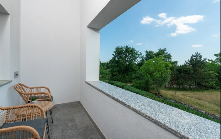 Image No.21-4 Bed Property for sale