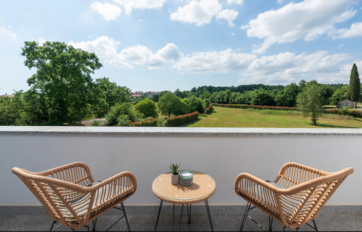 Image No.24-4 Bed Property for sale