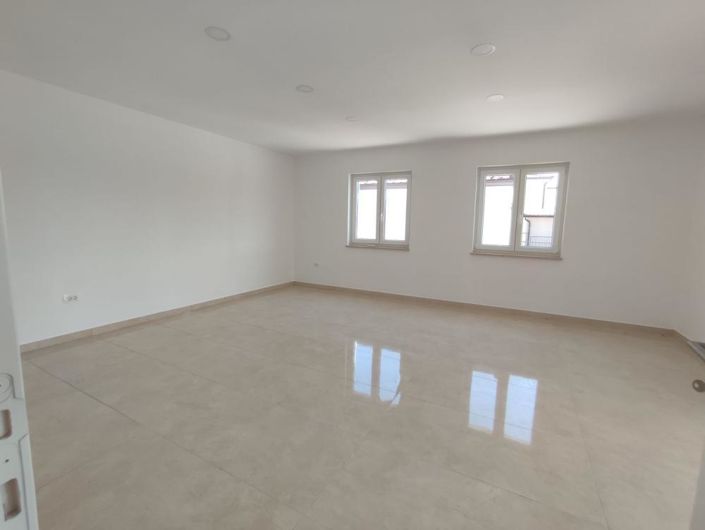 Image No.15-4 Bed Property for sale