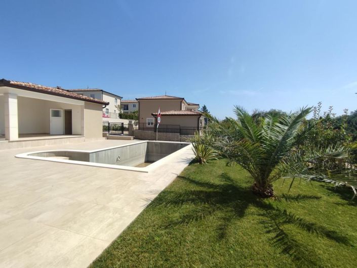 Image No.21-4 Bed Property for sale