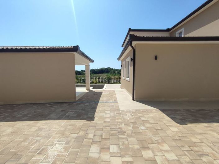 Image No.3-4 Bed Property for sale