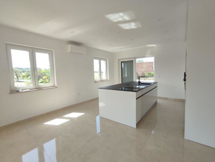 Image No.8-4 Bed Property for sale