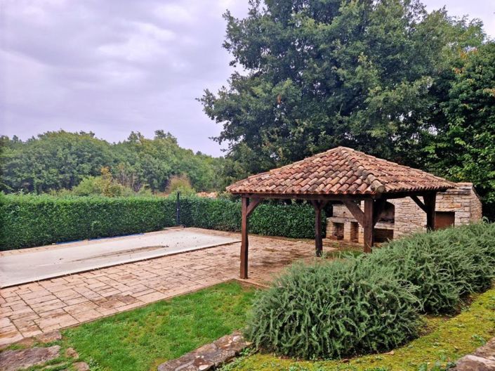 Image No.15-4 Bed Property for sale