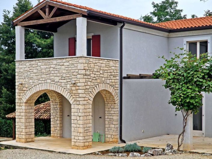 Image No.4-4 Bed Property for sale