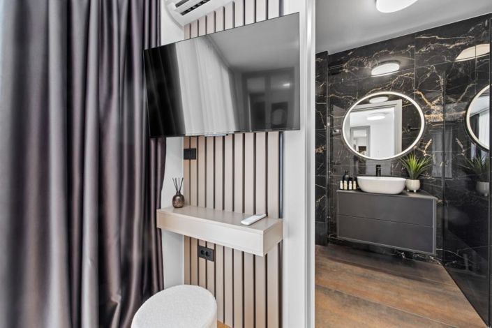 Image No.19-4 Bed Property for sale