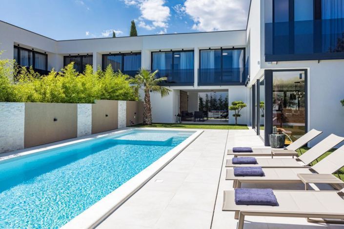 Image No.3-4 Bed Property for sale