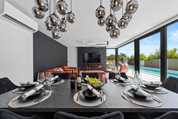 Image No.7-4 Bed Property for sale