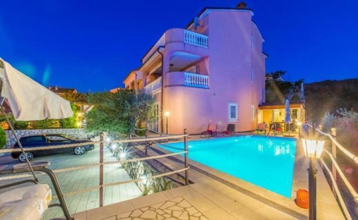 Image No.5-7 Bed Property for sale