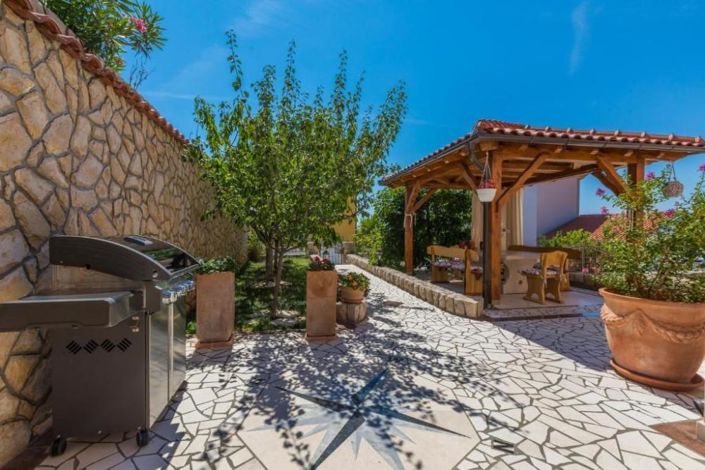 Image No.8-7 Bed Property for sale