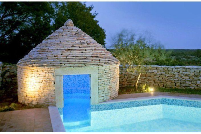 Image No.18-5 Bed Property for sale