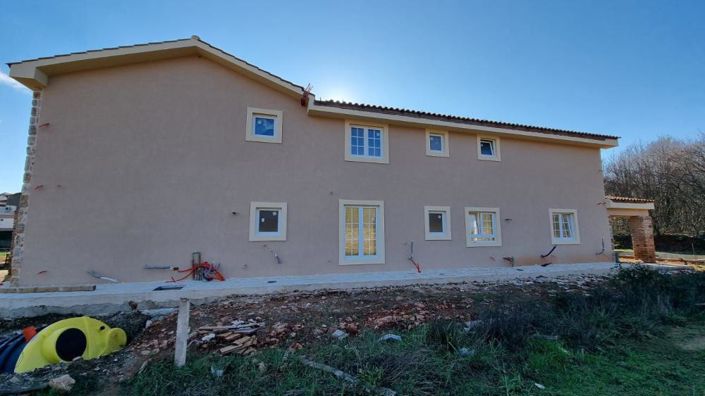 Image No.8-7 Bed Property for sale