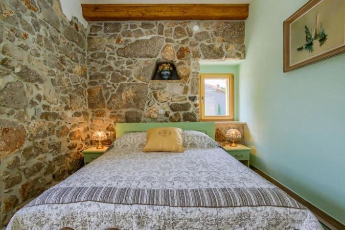 Image No.10-4 Bed Property for sale