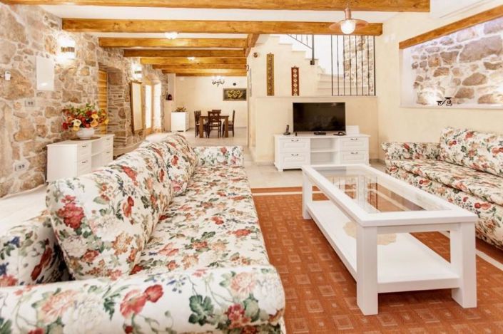 Image No.5-4 Bed Property for sale