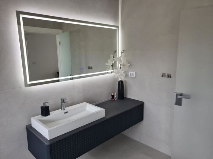 Image No.10-3 Bed Property for sale