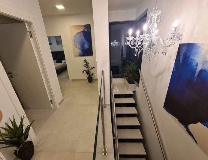 Image No.11-3 Bed Property for sale