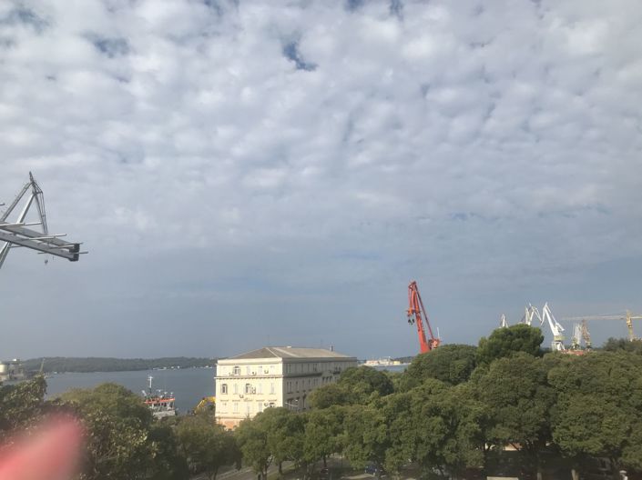 Image No.2-4 Bed Property for sale