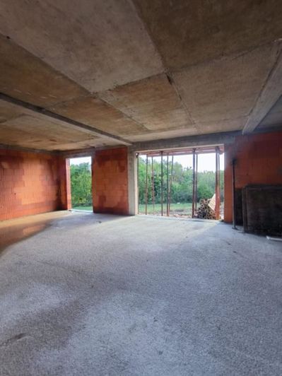 Image No.8-4 Bed Property for sale