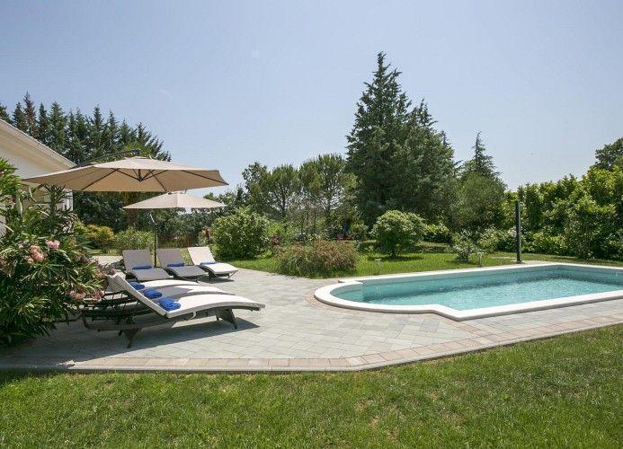 Image No.18-5 Bed Property for sale