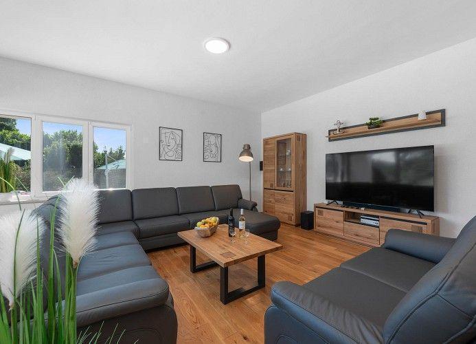 Image No.8-5 Bed Property for sale