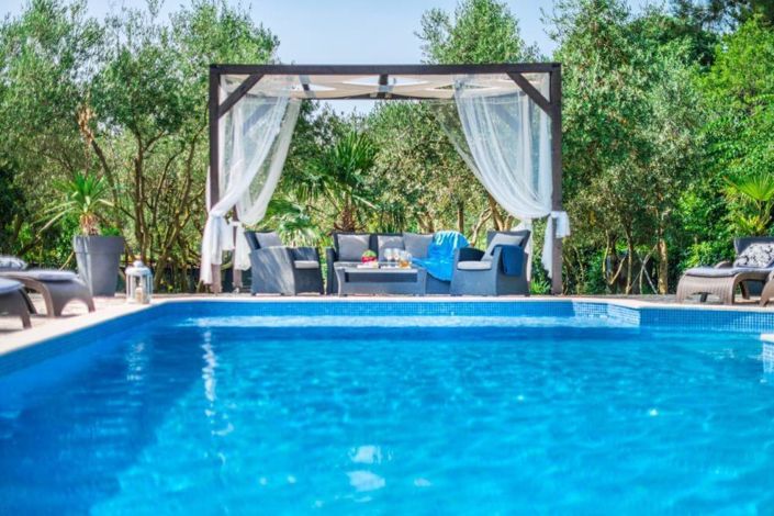 Image No.2-4 Bed Property for sale