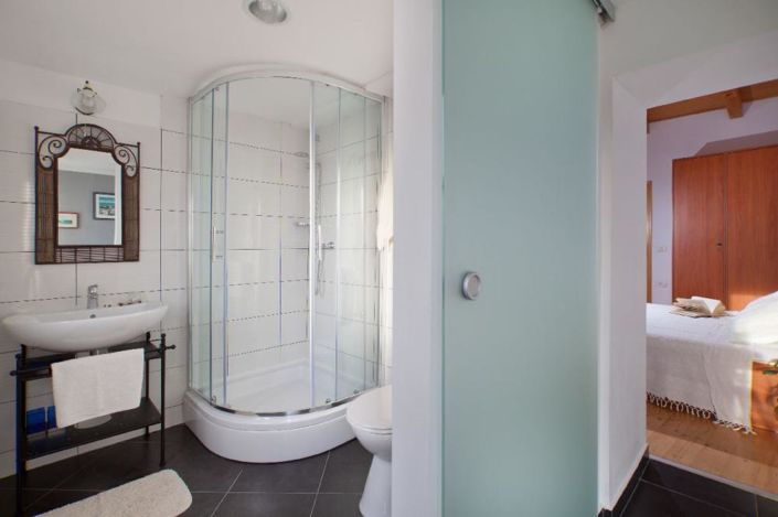 Image No.22-4 Bed Property for sale