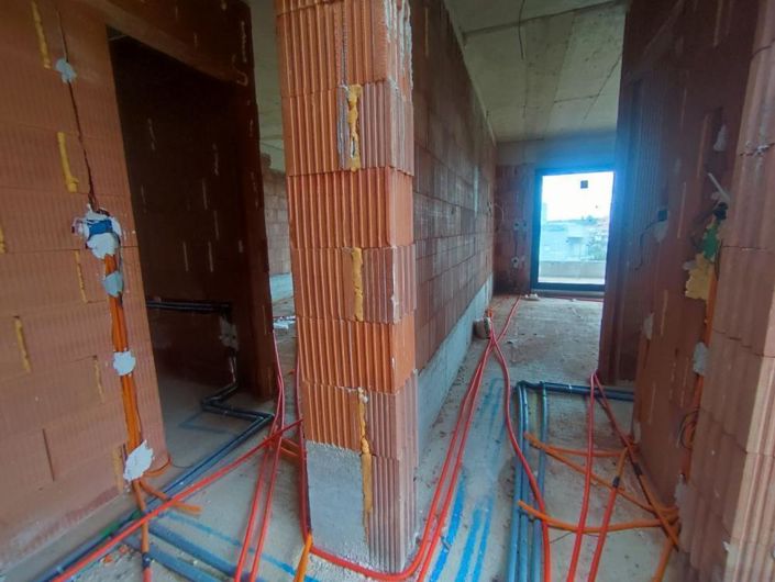 Image No.10-3 Bed Property for sale