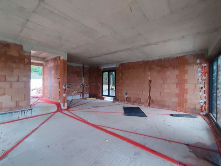 Image No.14-3 Bed Property for sale