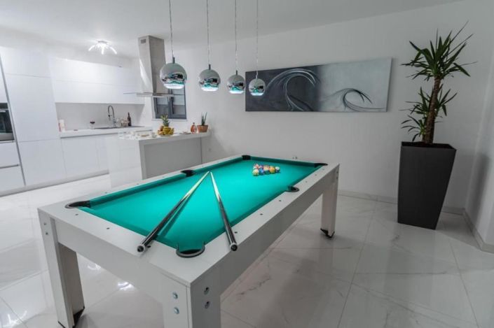 Image No.18-4 Bed Property for sale