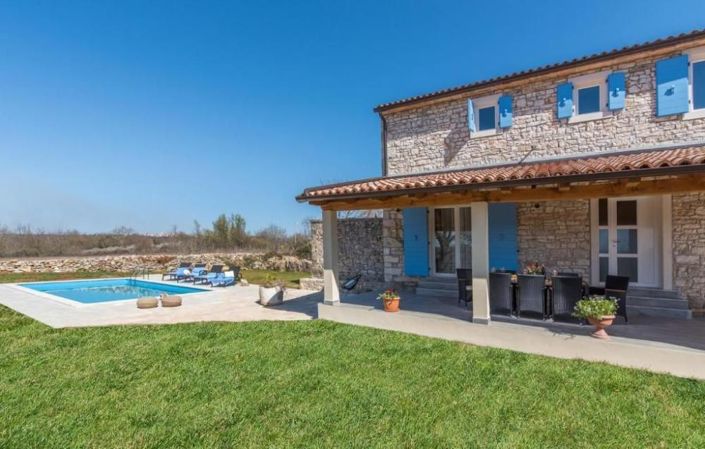 Image No.18-3 Bed Property for sale