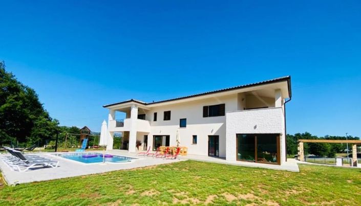 Image No.1-4 Bed Property for sale