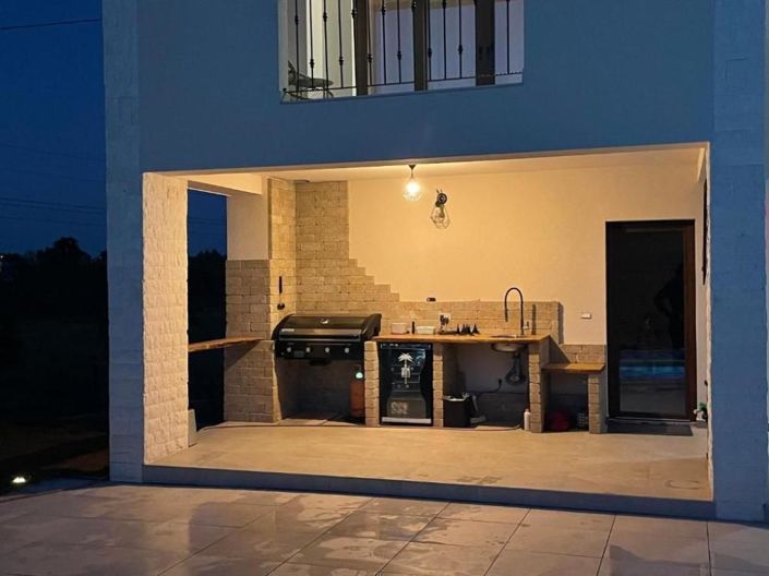 Image No.17-4 Bed Property for sale