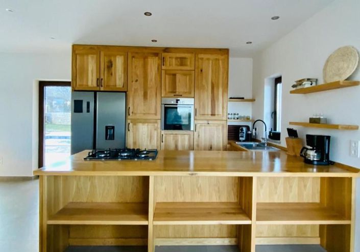 Image No.8-4 Bed Property for sale