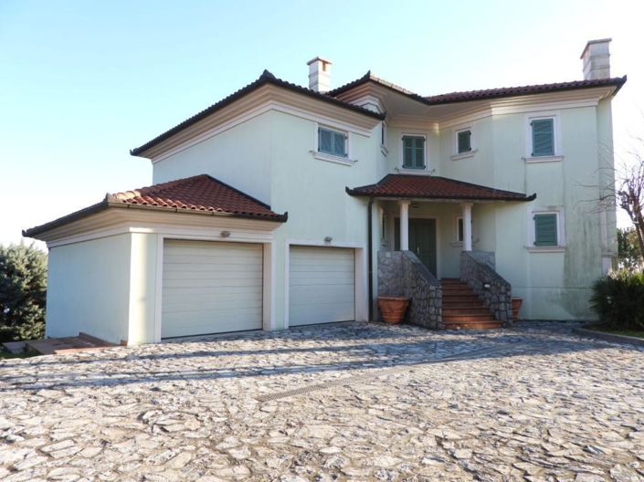 Image No.22-7 Bed Property for sale