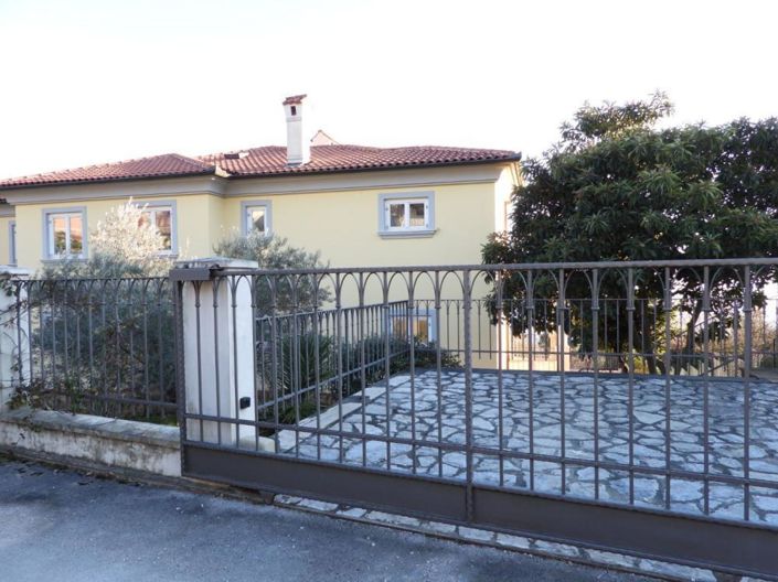 Image No.24-7 Bed Property for sale