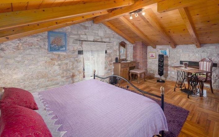 Image No.10-4 Bed Property for sale