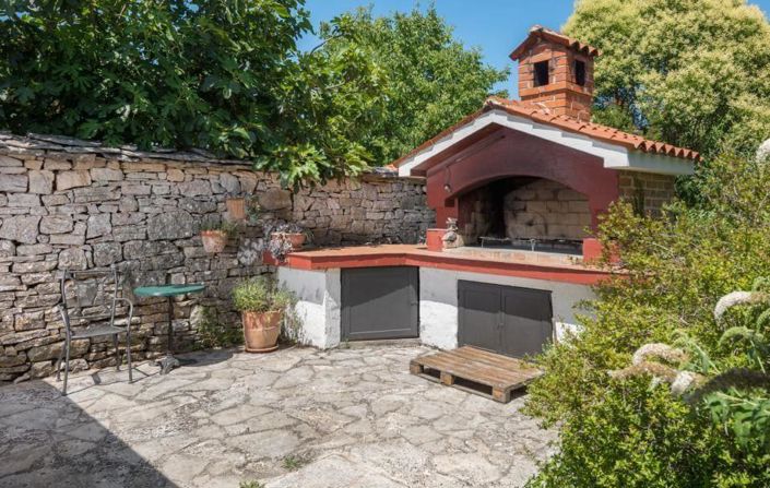 Image No.17-4 Bed Property for sale