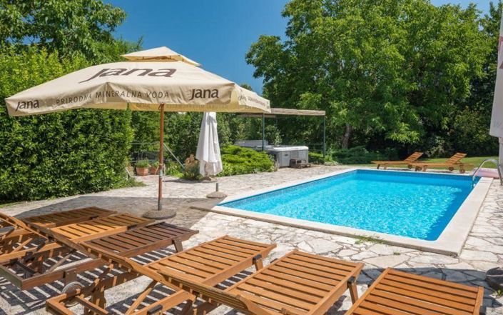 Image No.2-4 Bed Property for sale