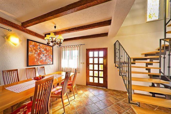 Image No.15-4 Bed Property for sale