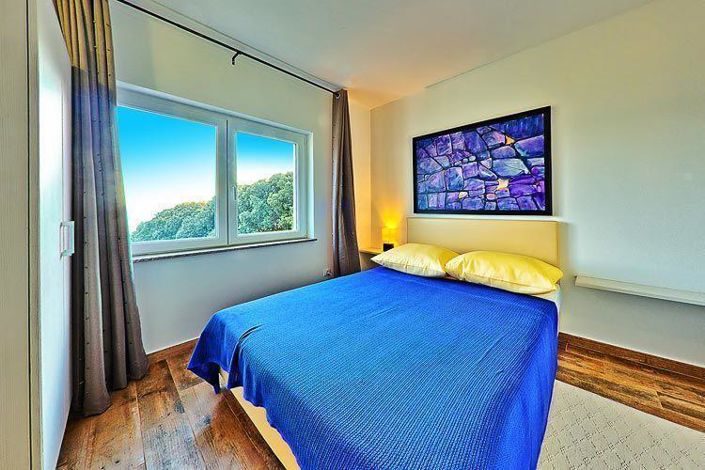 Image No.22-4 Bed Property for sale