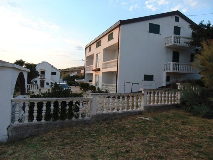 Image No.6-7 Bed Property for sale