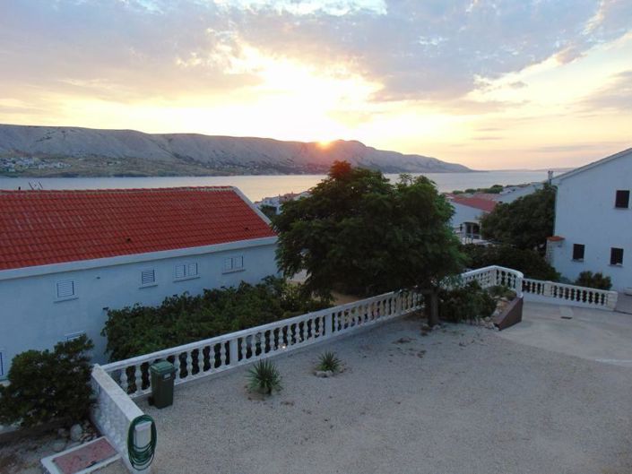 Image No.8-7 Bed Property for sale