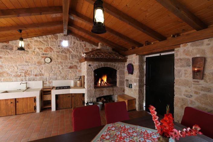 Image No.14-9 Bed Property for sale