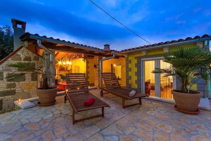 Image No.4-5 Bed Property for sale