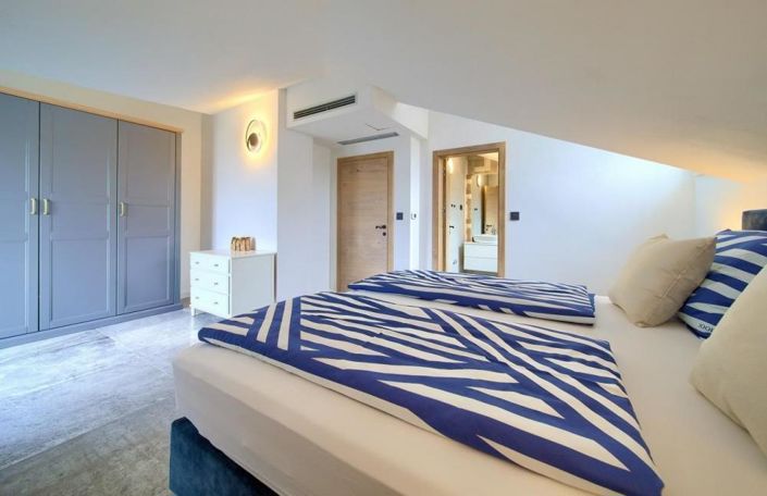 Image No.5-6 Bed Property for sale