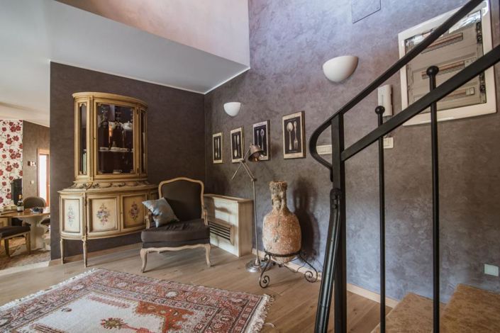 Image No.20-5 Bed Property for sale