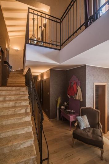 Image No.21-5 Bed Property for sale