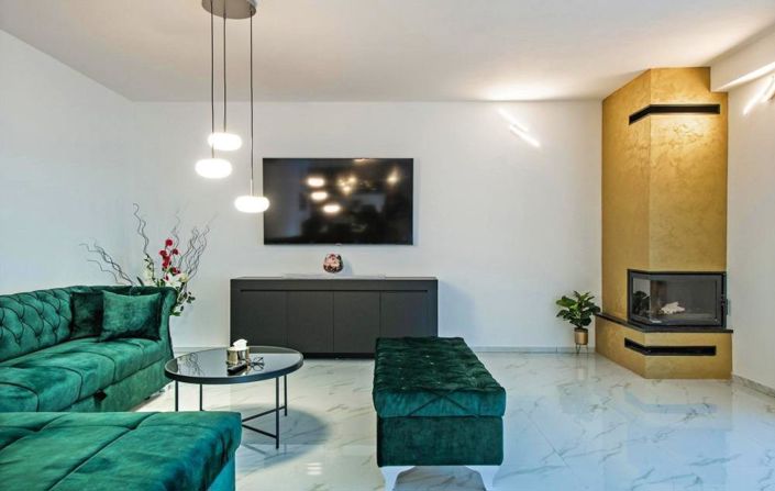 Image No.5-3 Bed Property for sale