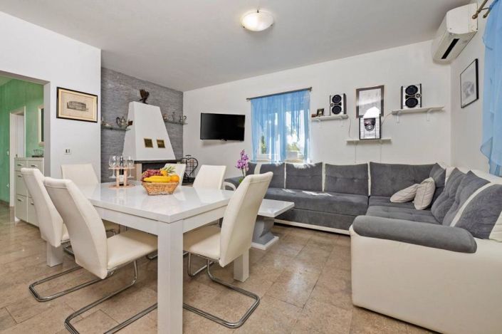 Image No.14-4 Bed Property for sale