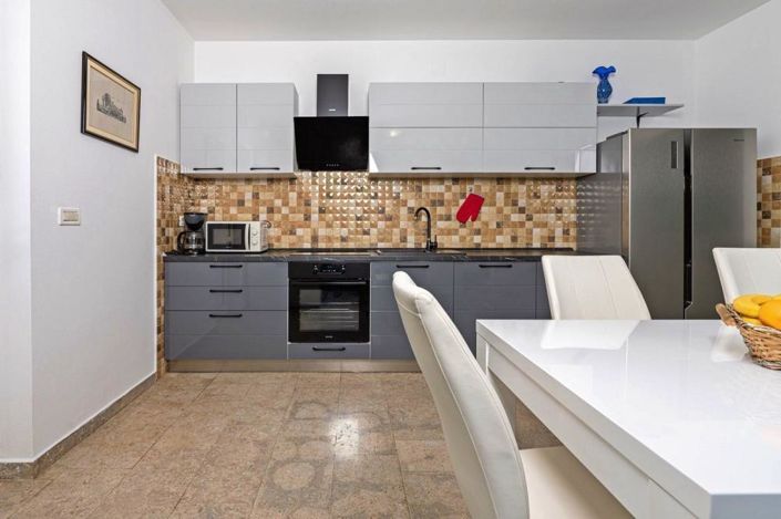 Image No.15-4 Bed Property for sale